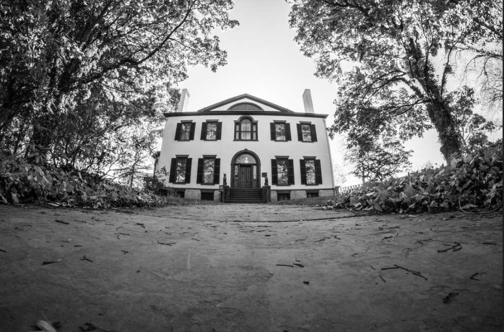 Black and white photo of the exterior of the Seward House Museum in Auburn ny